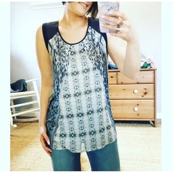 Cabi Sleeveless Reptile Snakeskin Print Tunic Top Blouse Chiffon Line Women Sz S - Picture 3 of 12